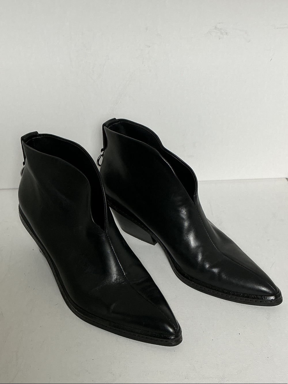 Via Spiga Fianna Pointed Toe Leather Ankle Booties